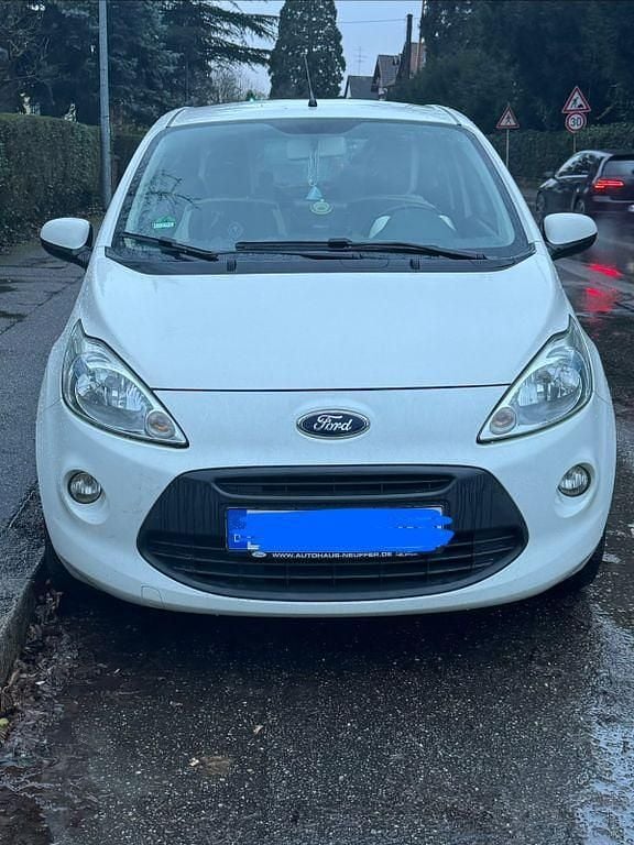 Gebraucht Ford Ka Ambiente 69 PS (50 kW) 2011 Weiß Kleinwagen