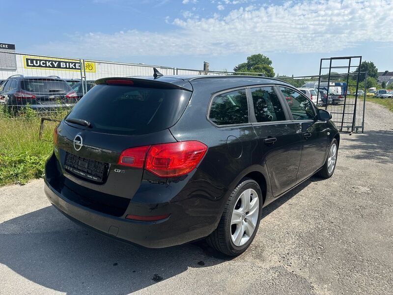 Gebraucht Opel Astra Design Edition 125 PS (91 kW) 2012 Schwarz Kombi