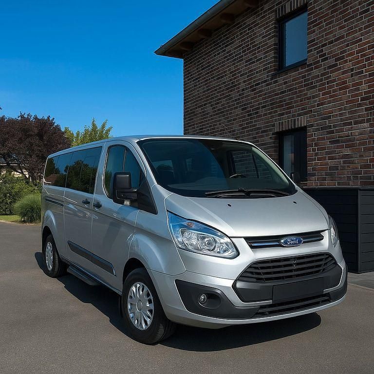 Silber Gebraucht 2015 Ford Tourneo Custom Trend Van | 13.999 € (Fairer Preis) - Bild 1/4