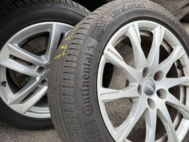 Gebraucht Audi A4 Basis 190 PS (139 kW) 2018 Schwarz Kombi