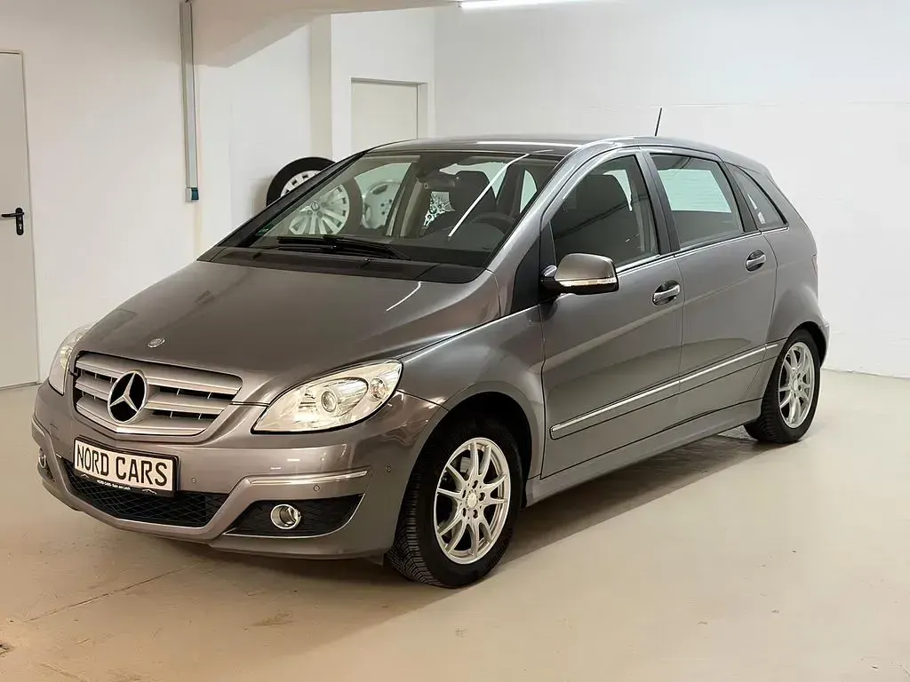 Gebraucht Mercedes B200 136 PS (100 kW) 2009 Grau Van / Kleinbus