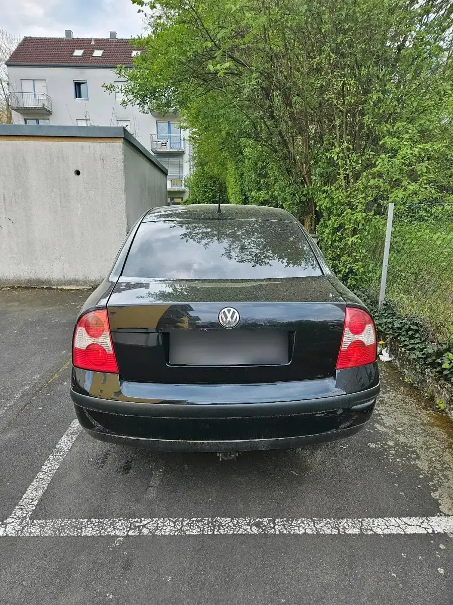 Usata VW Passat 101 CV (74 kW) 2001 Nero Berlina