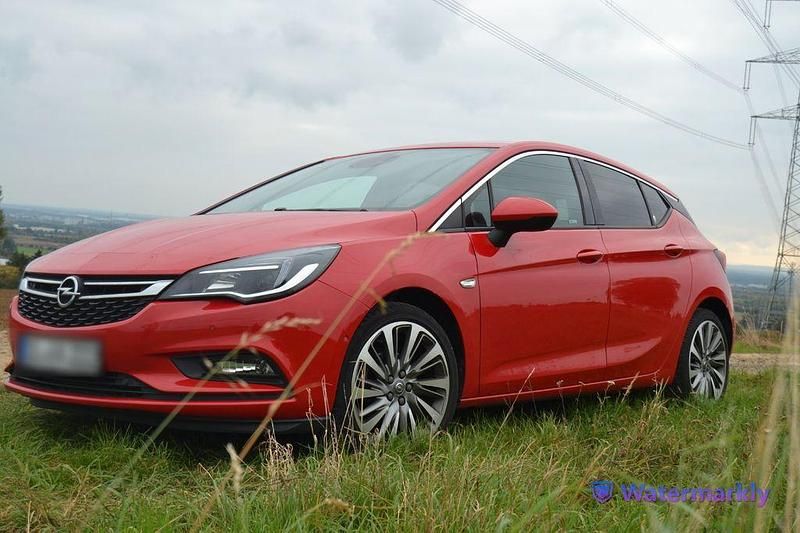 Gebraucht Opel Astra 150 PS (110 kW) 2016 Rot Limousine