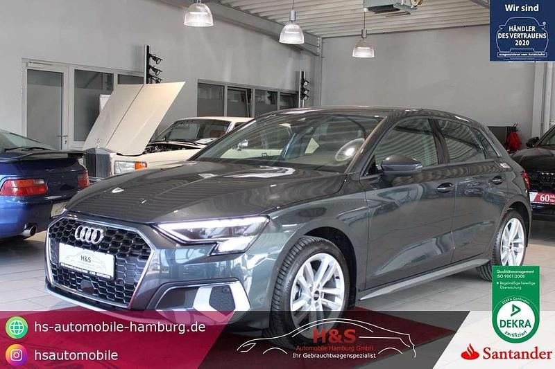 Grau Gebraucht 2023 Audi A3 Sportback Advanced Plus Kombi | 26.900 € (Guter Preis) - Bild 1/4