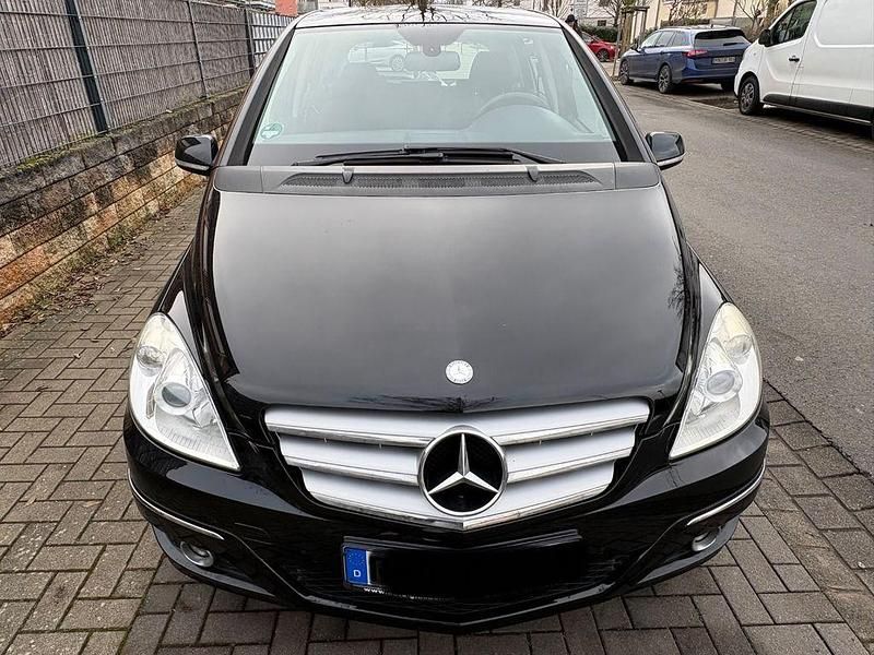 Gebraucht Mercedes B180 116 PS (85 kW) 2010 Schwarz Van / Kleinbus