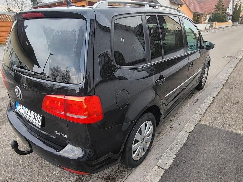 Gebraucht VW Touran Highline 140 PS (102 kW) 2015 Schwarz Van / Kleinbus