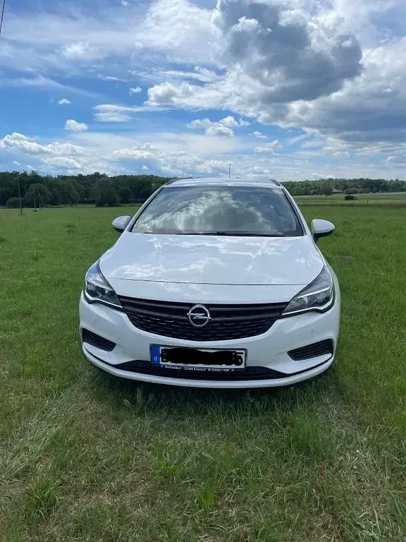 Gebraucht Opel Astra 105 PS (77 kW) 2016 Weiß Kombi
