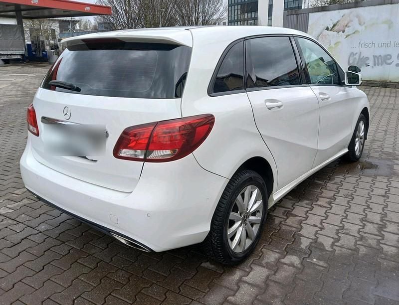 Gebraucht Mercedes B220 170 PS (125 kW) 2019 Weiß Van / Kleinbus