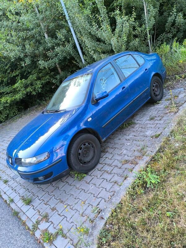 Blau Gebraucht 2000 Seat Toledo Limousine | 400 € (Superpreis) - Bild 1/3