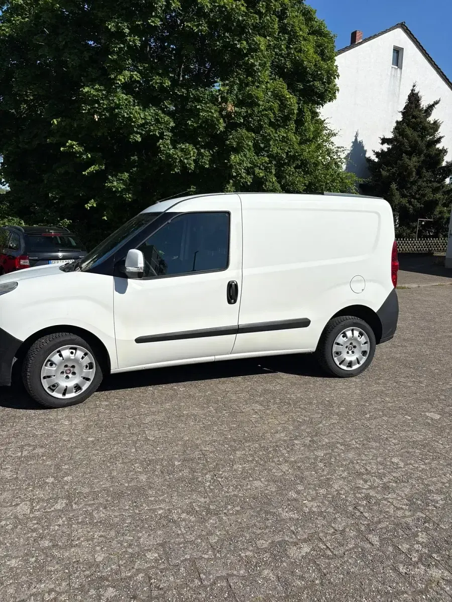 Gebraucht Fiat Doblò 120 PS (88 kW) 2014 Weiß Van / Kleinbus