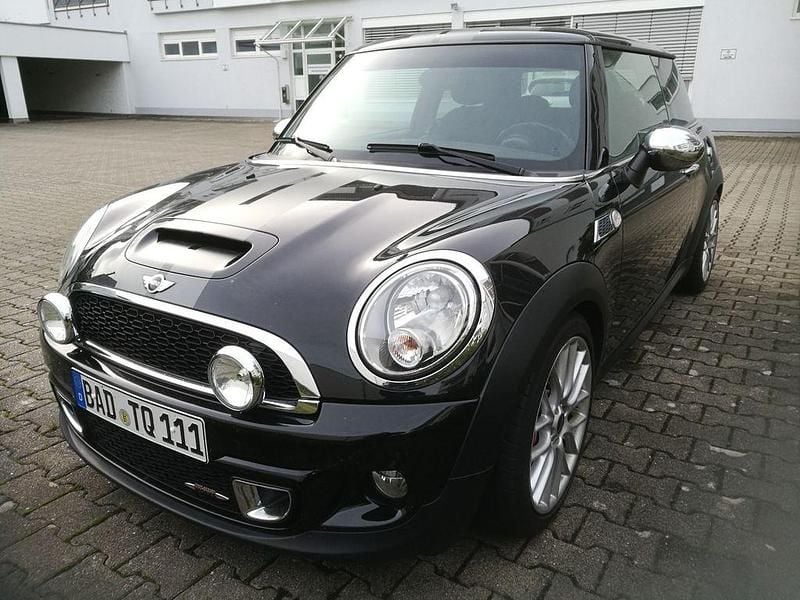 Schwarz Gebraucht 2010 Mini John Cooper Works Kleinwagen | 11.300 € (Etwas zu teuer) - Bild 1/4