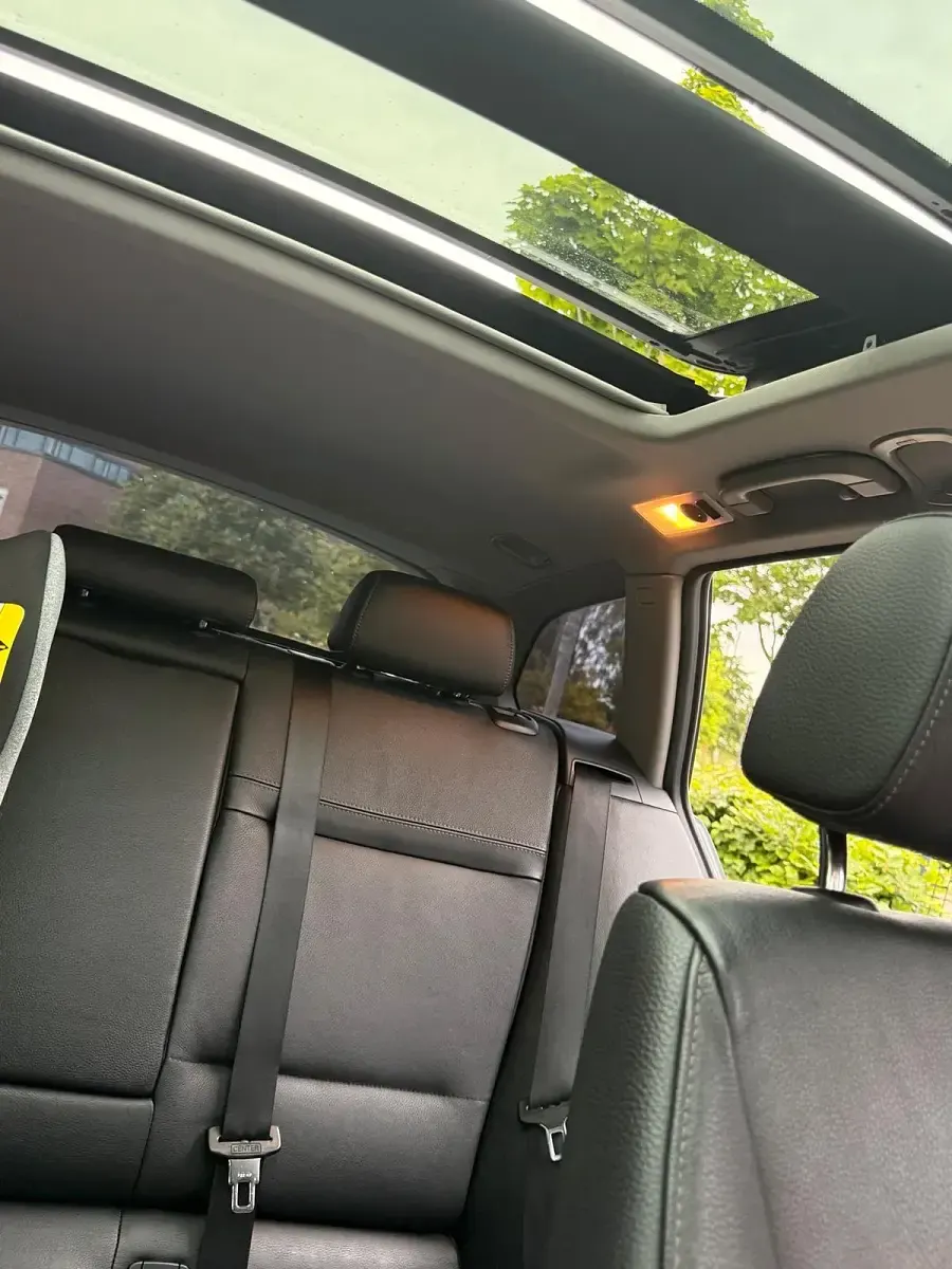 Gebraucht BMW 320 170 PS (125 kW) 2010 Schwarz Kombi