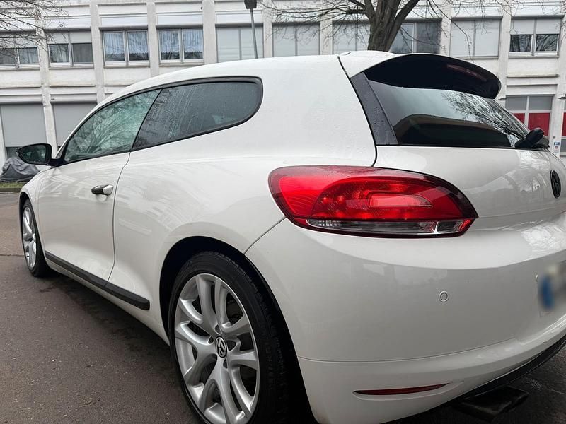 Gebraucht VW Scirocco 160 PS (117 kW) 2010 Weiß Coupé