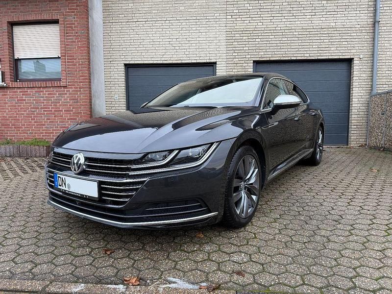 Grau Gebraucht 2018 VW Arteon Elegance Limousine | 23.500 € (Superpreis) - Bild 1/4