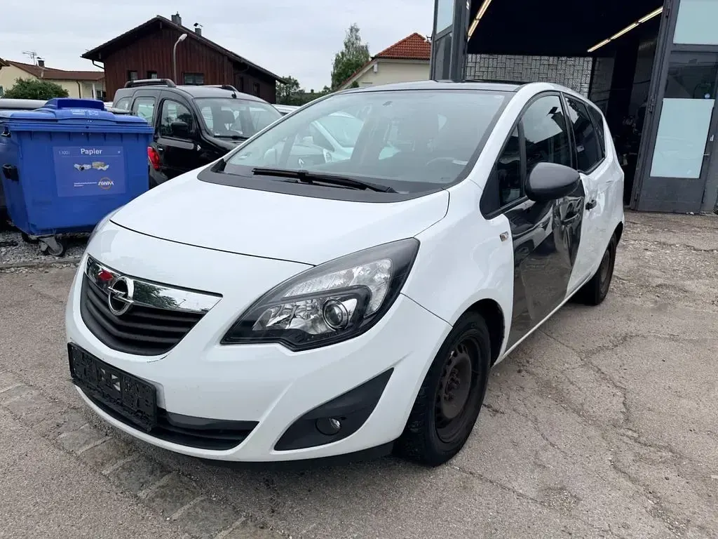 Gebraucht Opel Meriva Color Edition 120 PS (88 kW) 2011 Weiß Van / Kleinbus