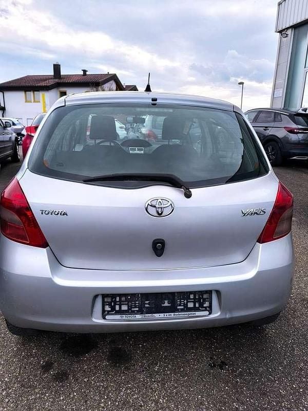 Gebraucht Toyota Yaris Sol 87 PS (63 kW) 2007 Silver mica metallic Kleinwagen