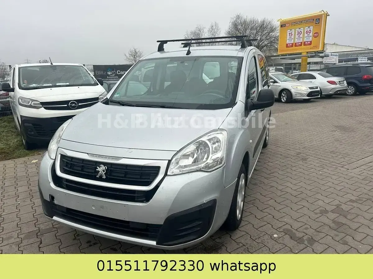 Gebraucht Peugeot TePee Active 110 PS (80 kW) 2017 Grau Limousine