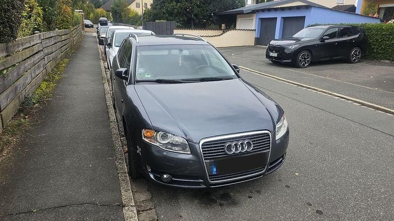 Grau Gebraucht 2004 Audi A4 Kombi | 2.900 € (Fairer Preis) - Bild 1/4
