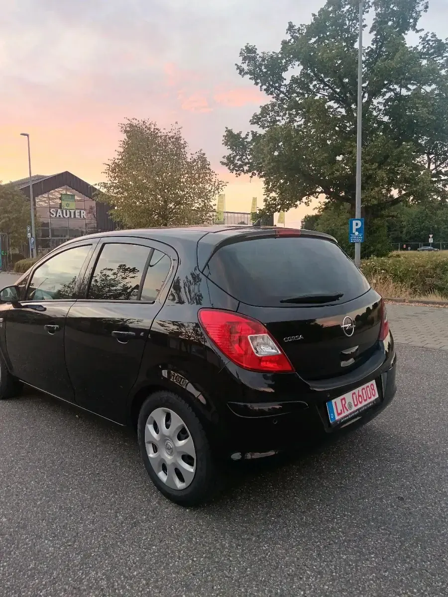 Gebraucht Opel Corsa Edition 87 PS (63 kW) 2010 Schwarz Kleinwagen