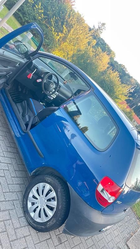 Blau Gebraucht 2011 VW Fox Kleinwagen | 1.400 € - Bild 1/4
