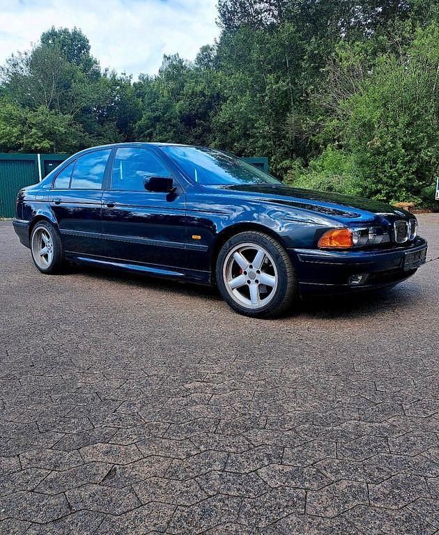 Schwarz Gebraucht 1996 BMW 520 Limousine | 2.500 € (Guter Preis) - Bild 1/4