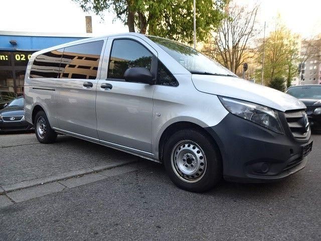 Gebraucht Mercedes Vito 163 PS (119 kW) 2016 Silber Van