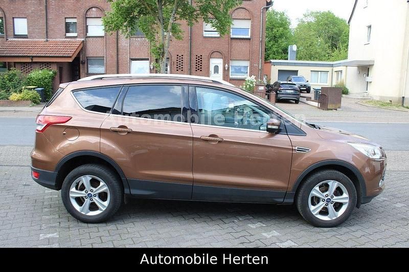 Gebraucht Ford Kuga SYNC Edition 150 PS (110 kW) 2015 Braun SUV