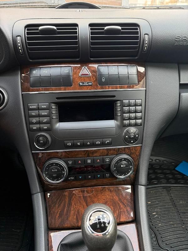 Gebraucht Mercedes C180 143 PS (105 kW) 2006 Grau Limousine