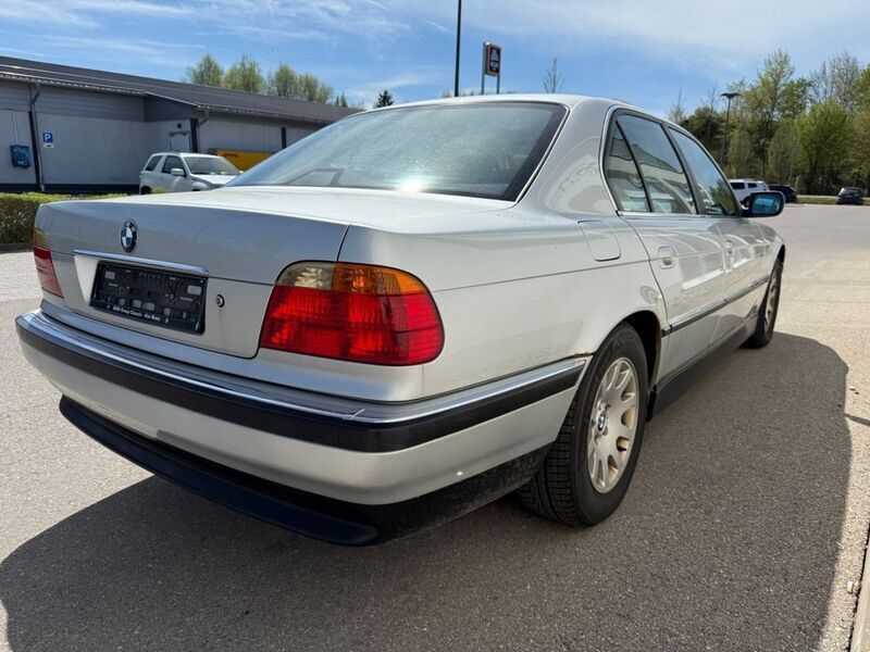 Gebraucht BMW 728 193 PS (141 kW) 1998 Silber Limousine