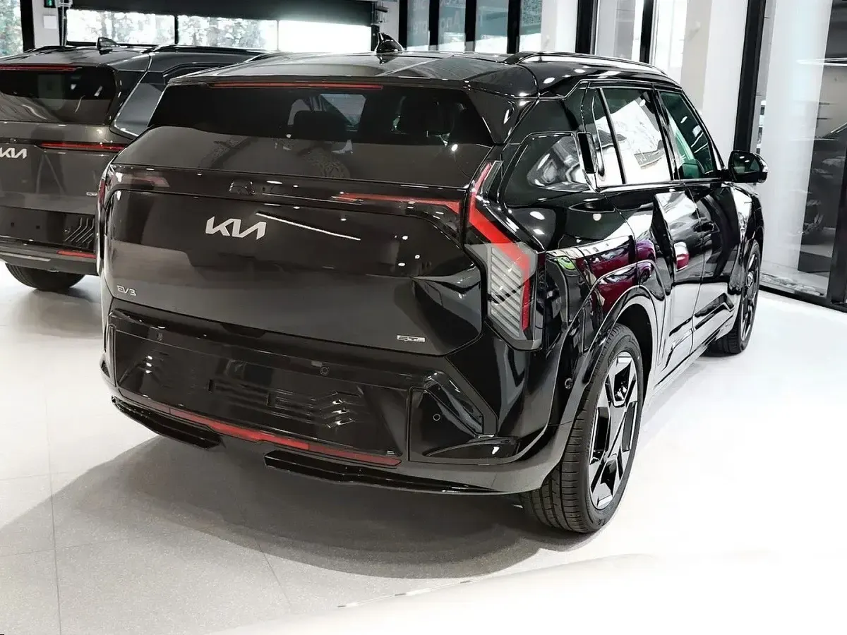 Nowe Kia EV3 Comfort 150 kW (204 KM) 2025 Zielony SUV