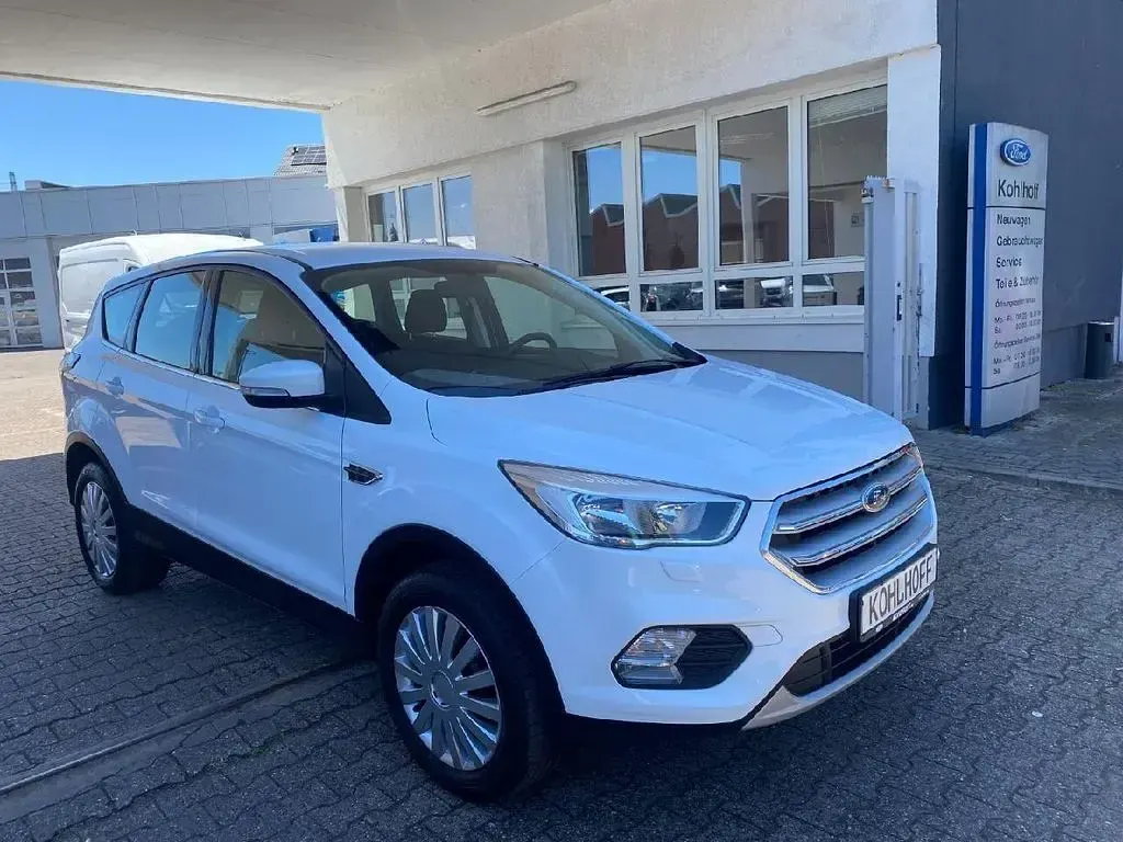 Gebraucht Ford Kuga Trend 120 PS (88 kW) 2019 Weiß SUV