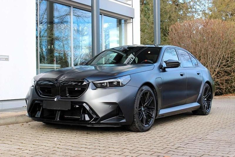 Individual frozen deep grey Gebraucht 2024 BMW M5 Limousine | 142.900 € - Bild 1/4