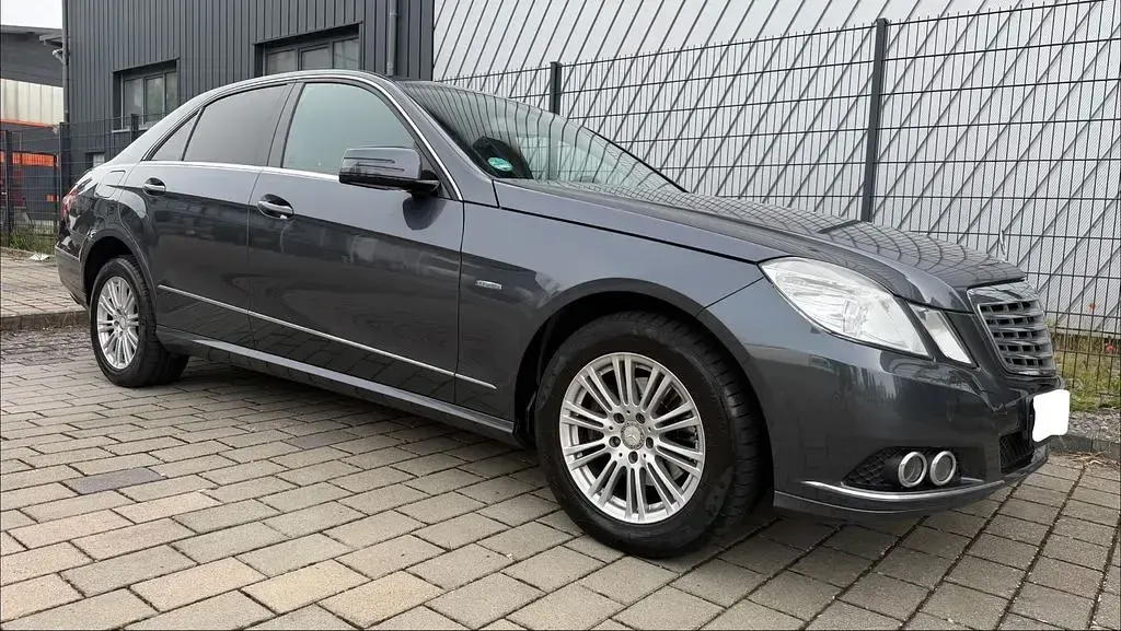 Gebraucht Mercedes E200 184 PS (135 kW) 2009 Grau Limousine