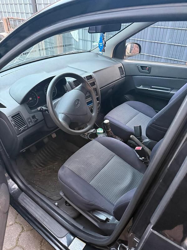 Second-hand Hyundai Getz 67 CP (49 kW) 2009 Negru Hatchback