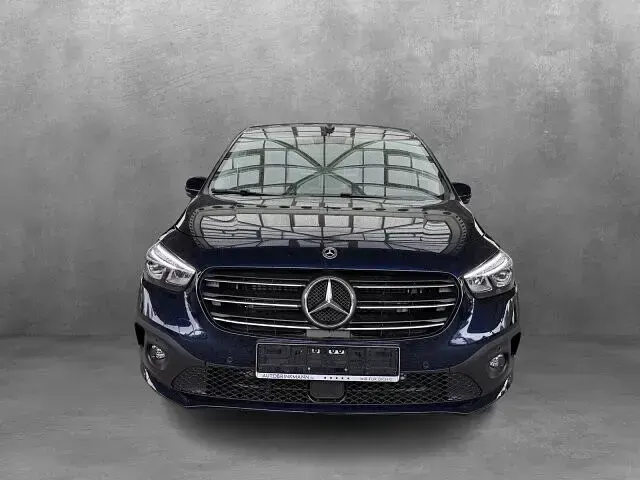 Gebraucht Mercedes T180 Progressive 116 PS (85 kW) 2026 Cavansitblau metallic Van / Kleinbus