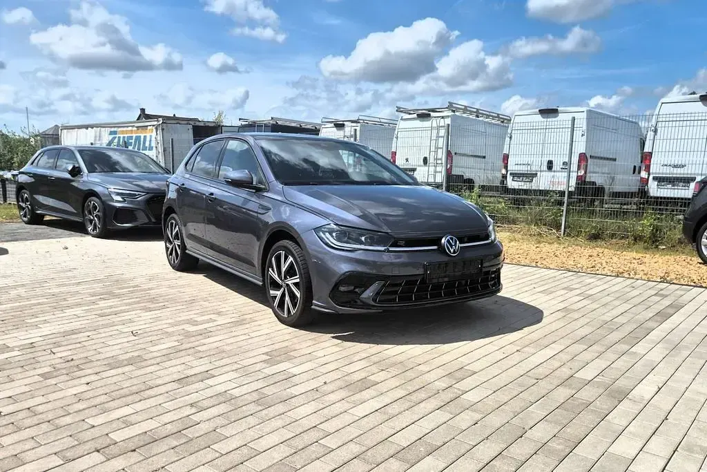 Gebraucht VW Polo R-line 110 PS (80 kW) 2024 Rauchgrau Kleinwagen