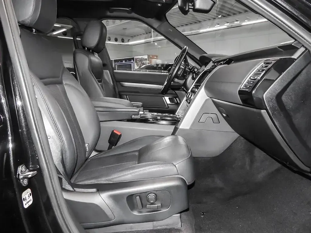 Second-hand Land Rover Discovery 5 HSE 306 CP (225 kW) 2019 Negru SUV