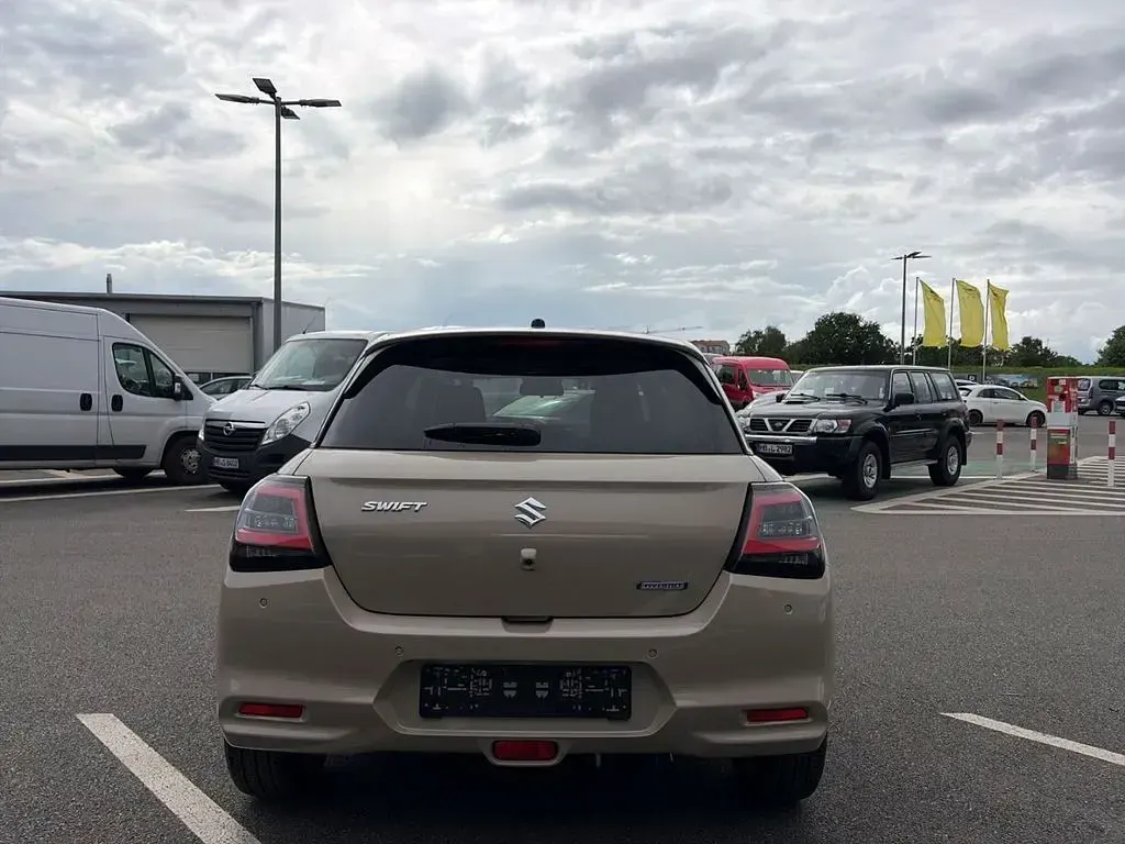 Neu Suzuki Swift Comfort+ 83 PS (61 kW) 2026 Beige Kleinwagen