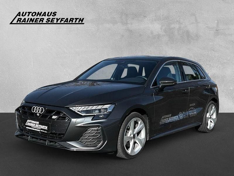 Grau Gebraucht 2024 Audi A3 Sportback S-Line Kleinwagen | 37.900 € (Fairer Preis) - Bild 1/4
