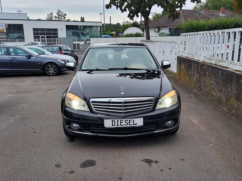 Schwarz Gebraucht 2009 Mercedes C320 Elegance Limousine | 6.990 € (Guter Preis) - Bild 1/4