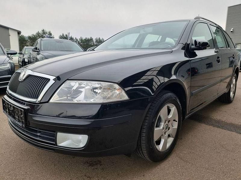 Schwarz Gebraucht 2008 Skoda Octavia Team Edition Limousine | 7.700 € - Bild 1/4