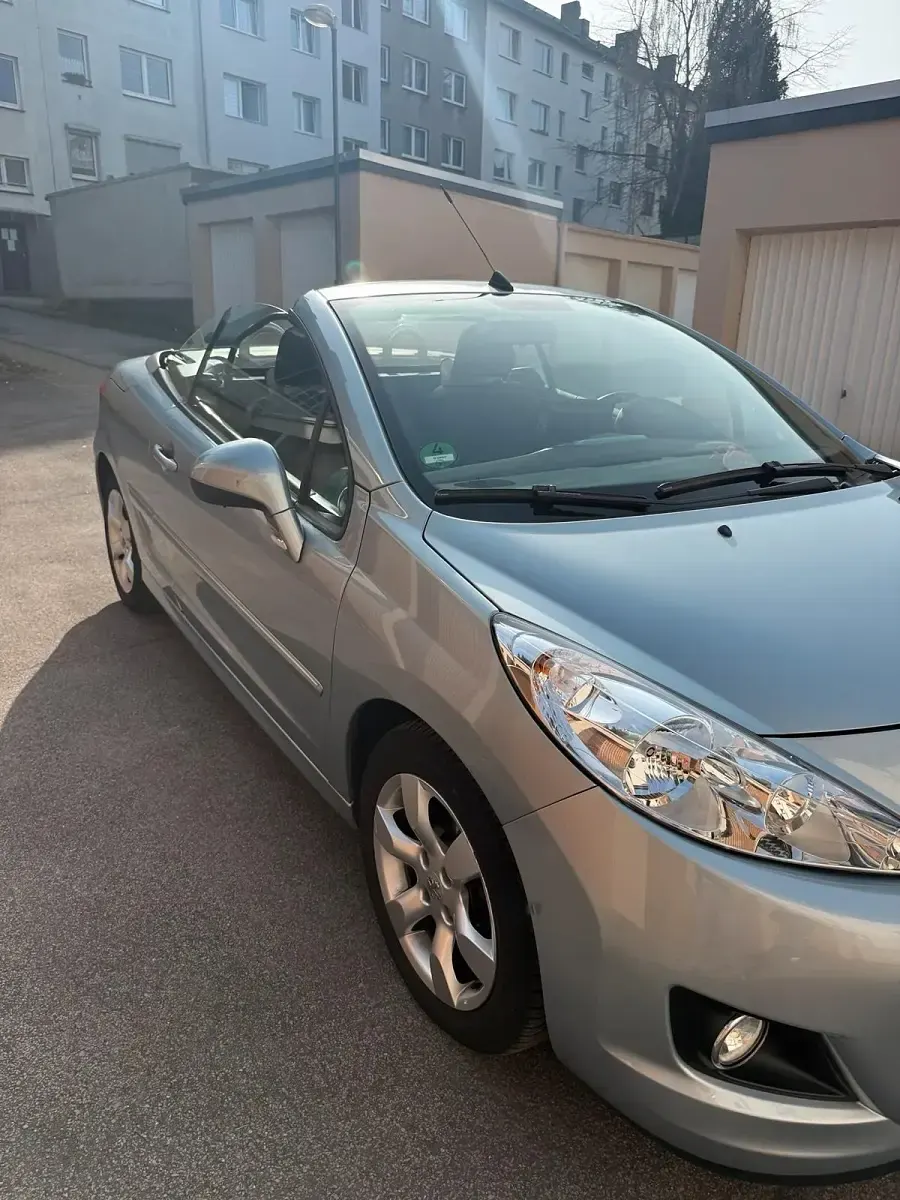 Gebraucht Peugeot 207 CC 120 PS (88 kW) 2010 Andere farben Cabrio