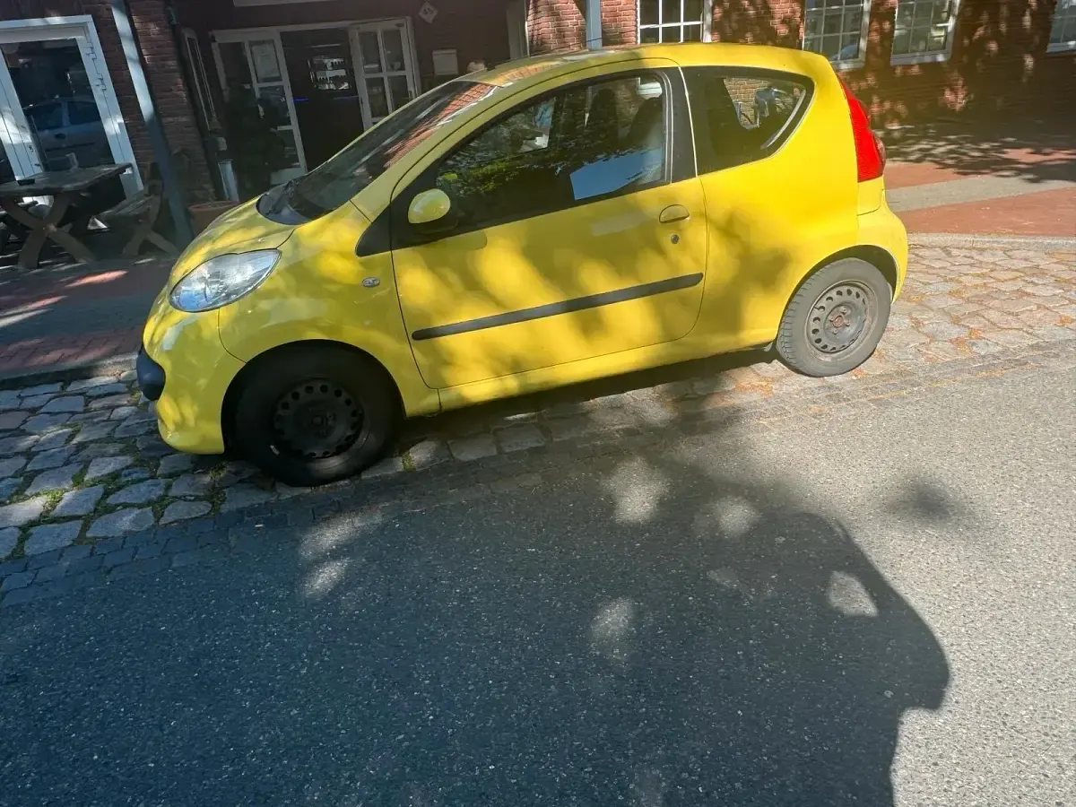 Gebraucht Peugeot 107 67 PS (49 kW) 2007 Gelb Kleinwagen