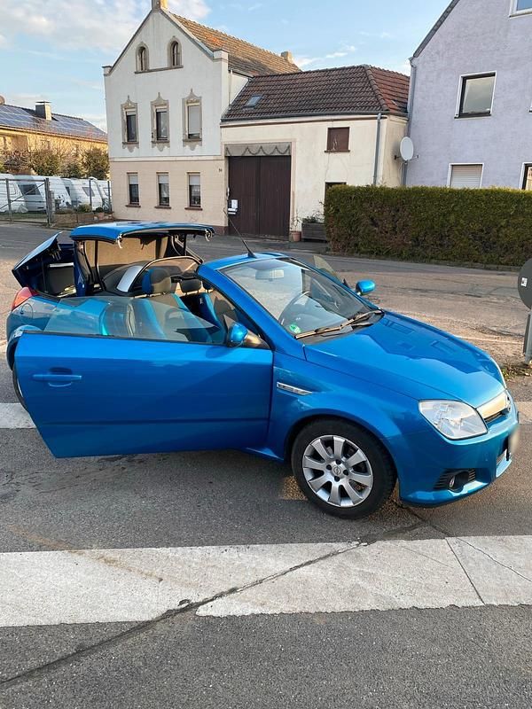Gebraucht Opel Tigra 90 PS (66 kW) 2004 Blau Cabrio