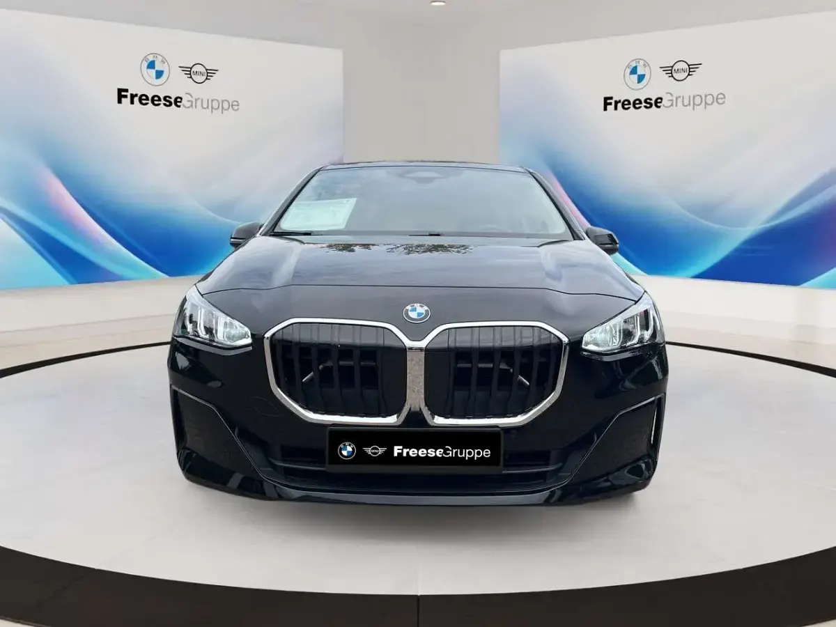 Gebraucht BMW 218 Active Tourer Performance 136 PS (100 kW) 2023 Schwarz Van / Kleinbus
