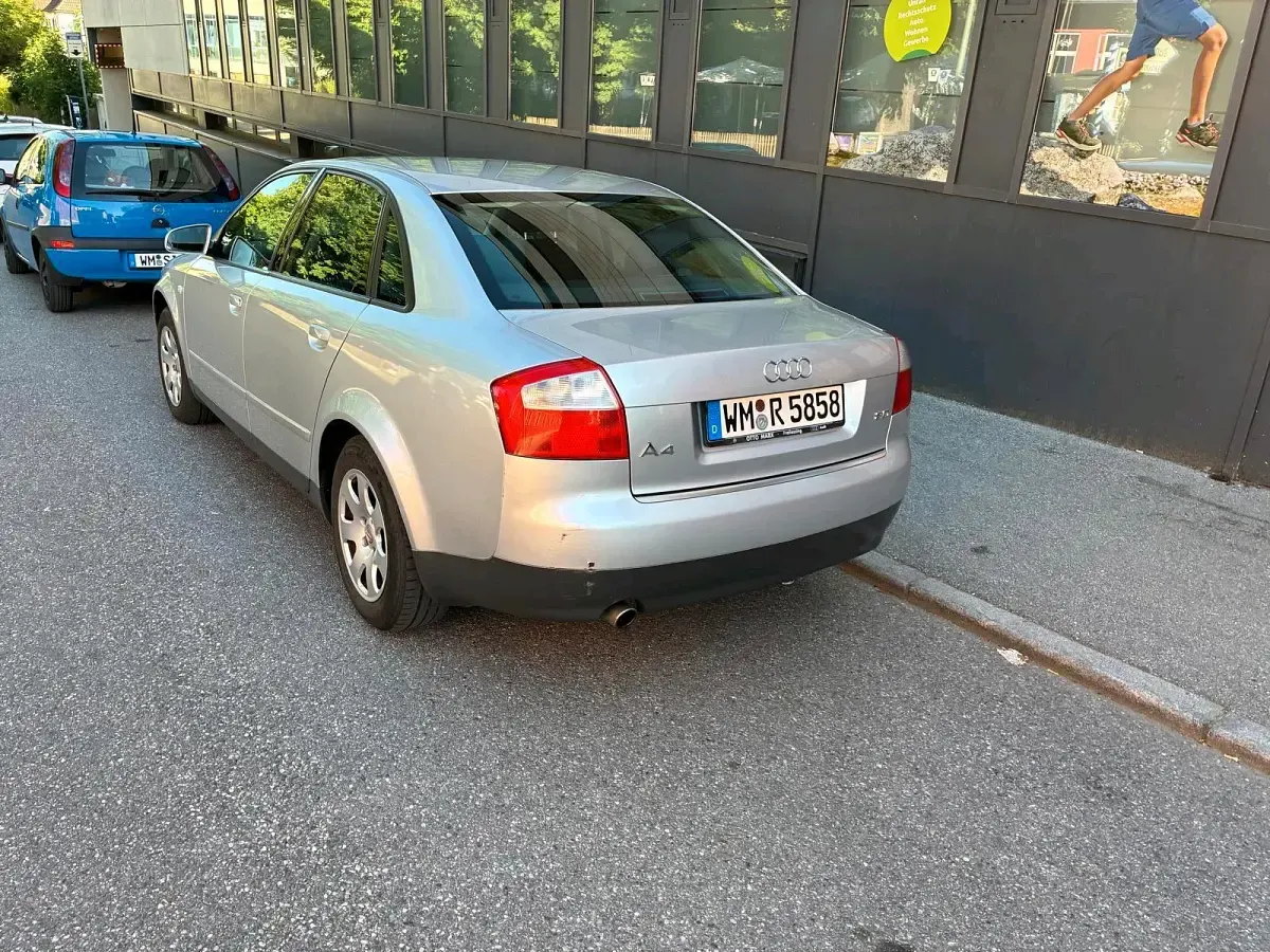 Gebraucht Audi A4 133 PS (97 kW) 2002 Grau Limousine