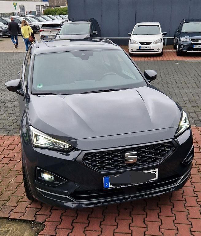 Grau Gebraucht 2022 Seat Tarraco FR SUV | 29.900 € (Superpreis) - Bild 1/3