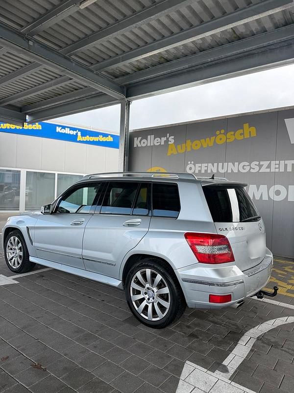 Gebraucht Mercedes GLK320 224 PS (164 kW) 2009 Silber SUV