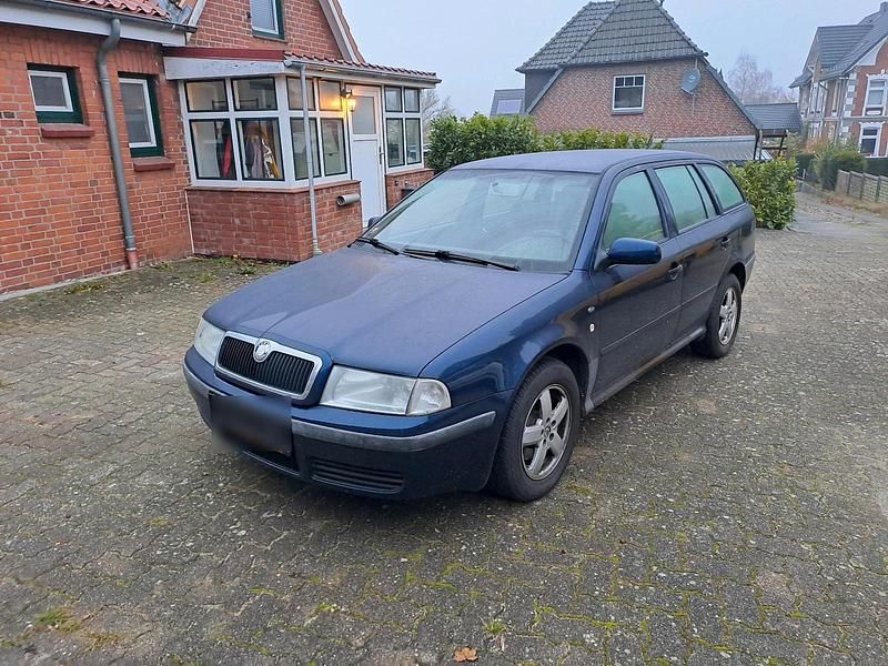 Blau Gebraucht 2002 Skoda Octavia Kombi | 1.500 € (Fairer Preis) - Bild 1/4
