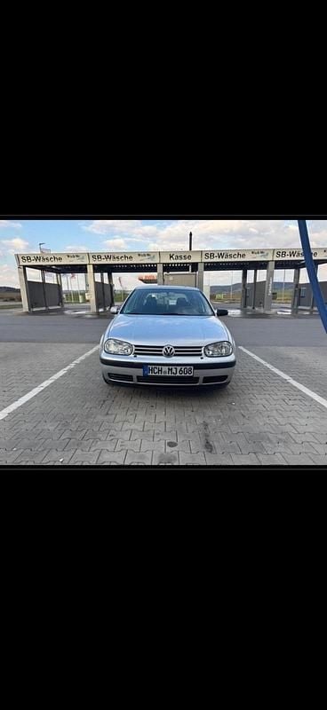 Silber Gebraucht 2002 VW Golf IV Kleinwagen | 500 € (Superpreis) - Bild 1/4